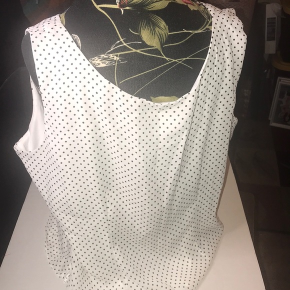 Sag Harbor sleeveless chiffon top with polka dots - Picture 4 of 10